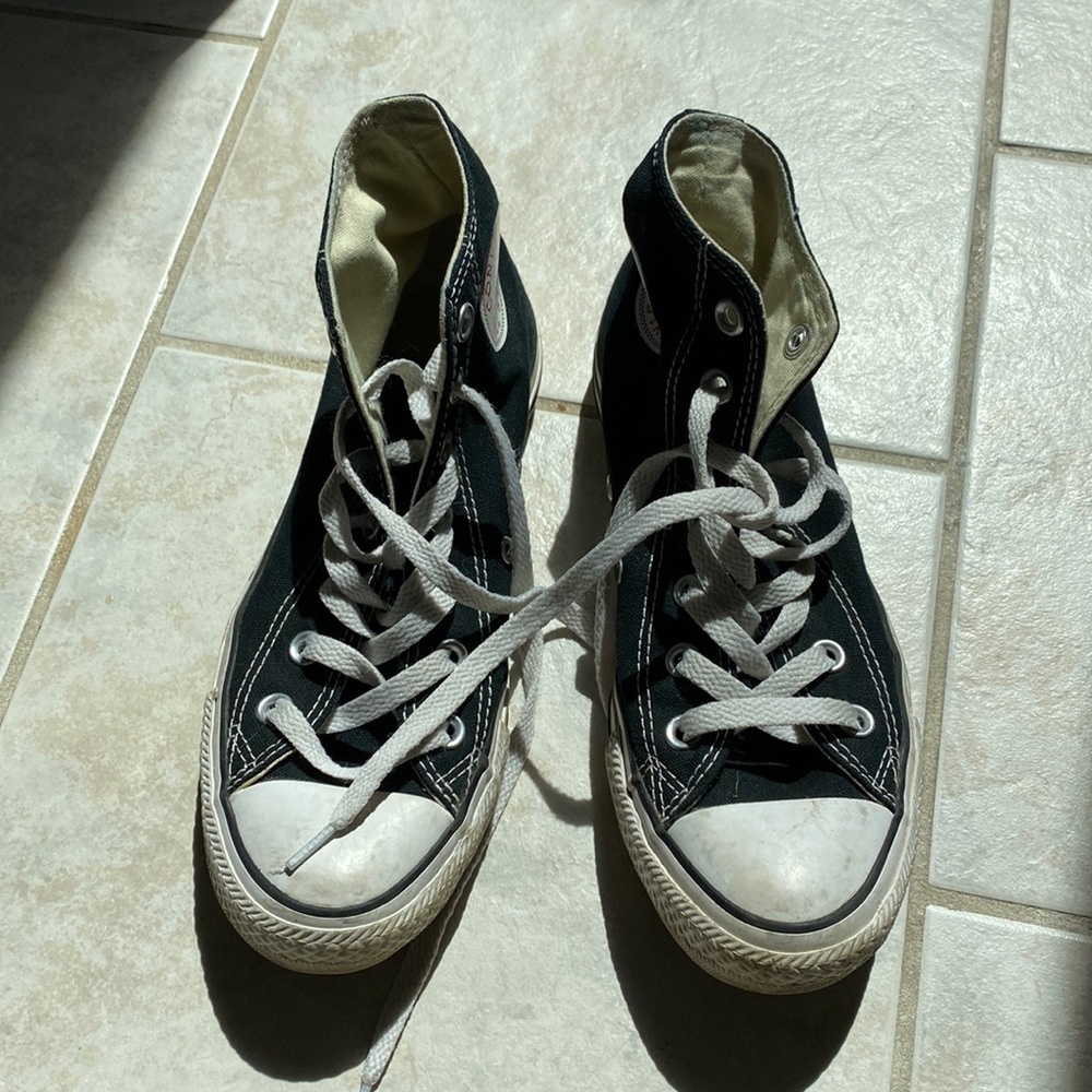 Chuck Taylor Classic All Star Sneakers - Women’s Size 7/Men’s Size 8 - Black